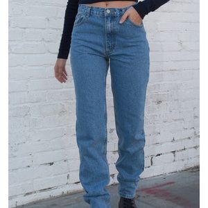 Brandy Melville Carly Light Wash Mom Jeans